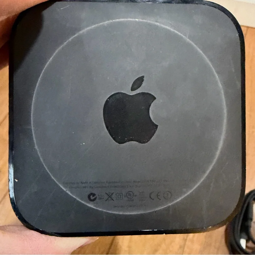 Apple TV 2nd Generation model A1378 with Remote